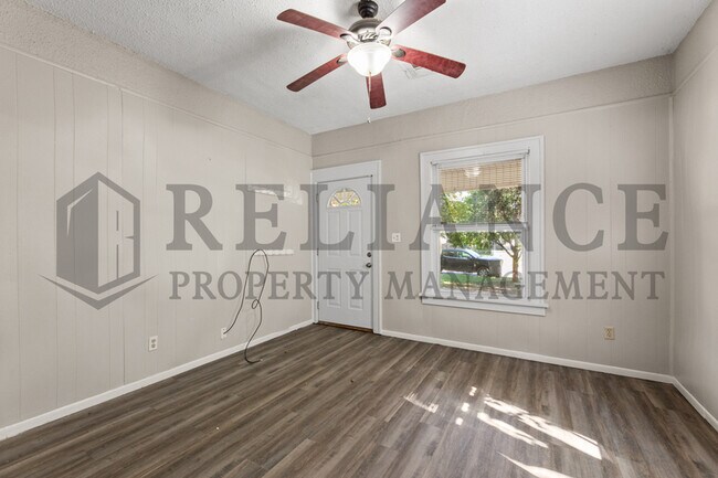 Foto del edificio - 251 Millwood N