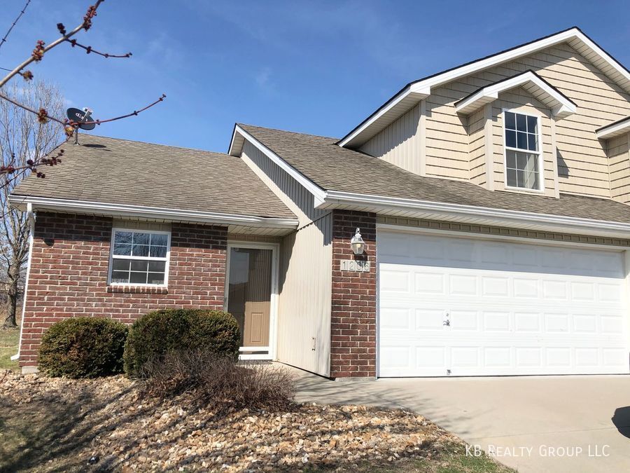 Primary Photo - 3 Bed 2 Car Duplex in Grain Valley