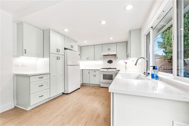 Building Photo - 6311 Fallingwater Dr