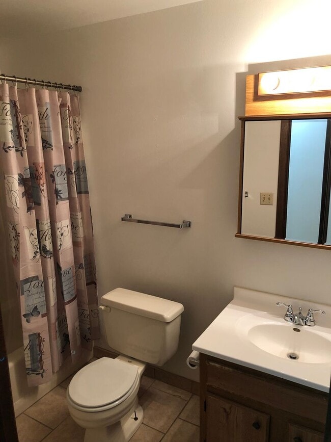 Interior Photo - 4651 GOVERNORS DR