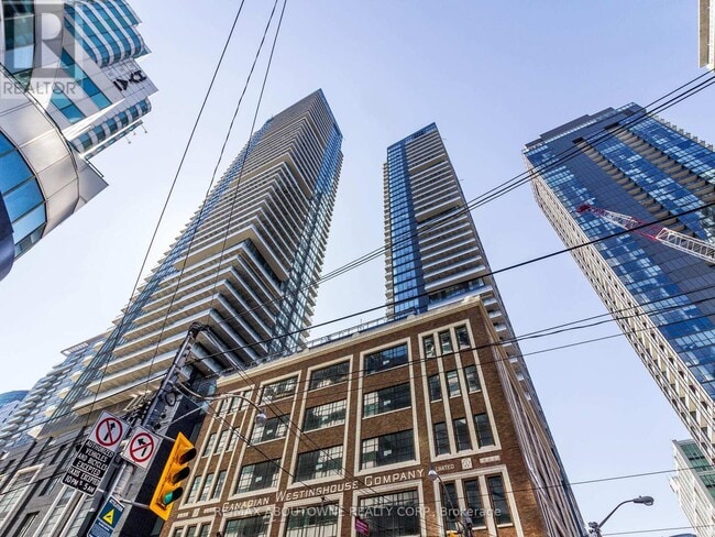 Building Photo - 125 Blue Jays Way