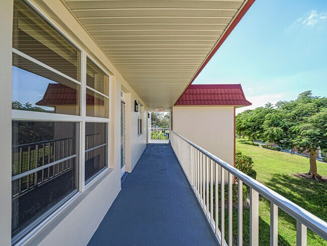 Foto del edificio - 36 Pine Arbor Ln