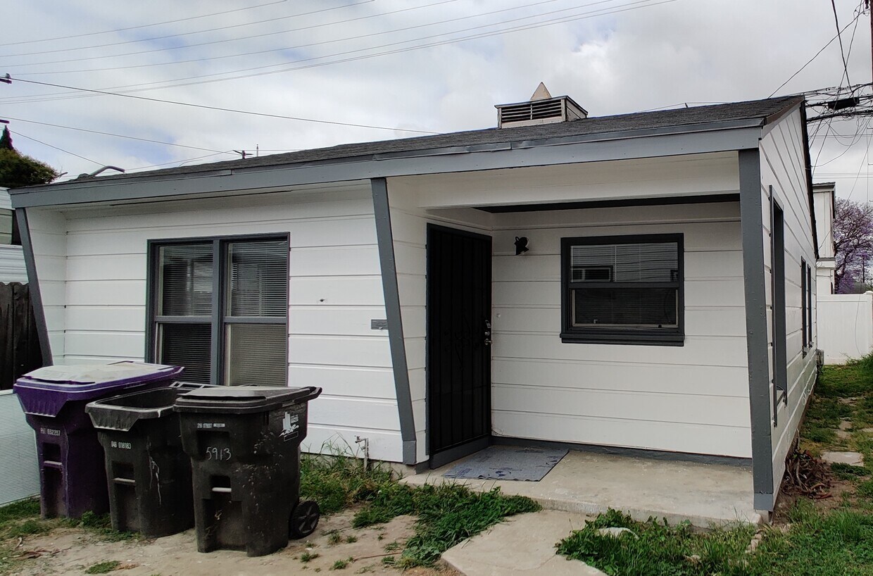 Foto principal - 5915 Brayton Ave