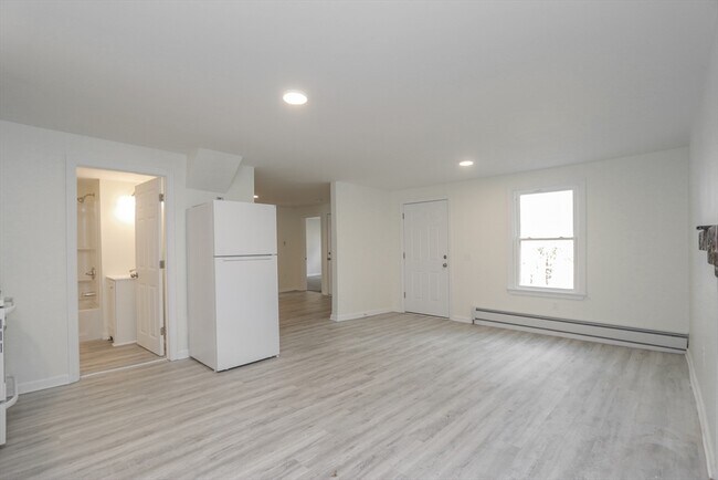 Building Photo - 4295 High St
