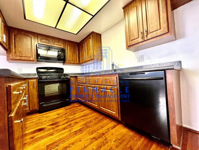 Building Photo - 3 Bedroom Condo For Rent in Torrance