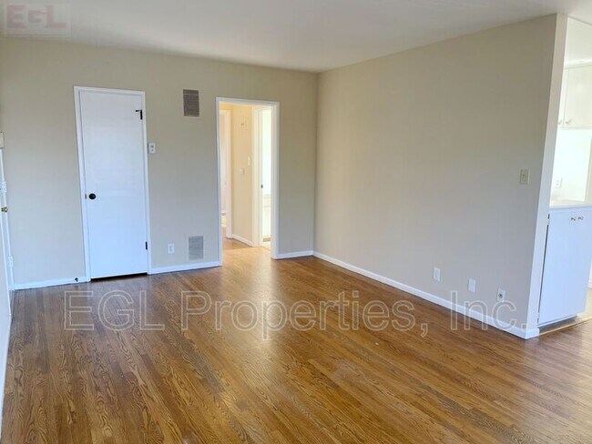 Building Photo - 1168 N Curson Ave