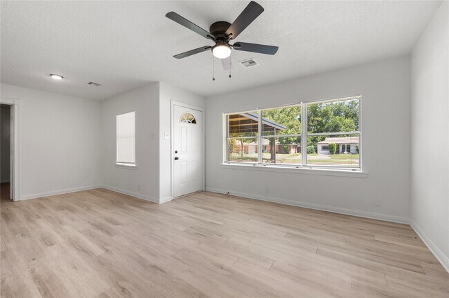 Building Photo - 4601 W 43rd St