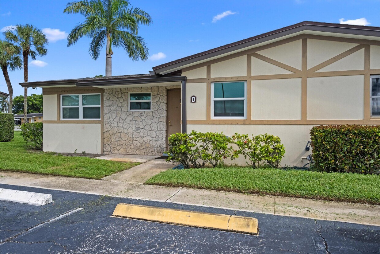 Primary Photo - 2765 Ashley Dr W