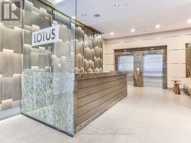 Photo du bâtiment - 8 Scollard St