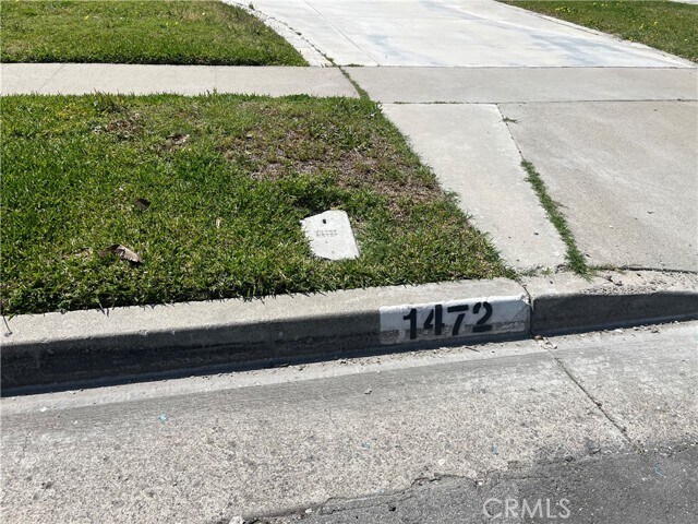 Building Photo - 1472 W Gage Ave
