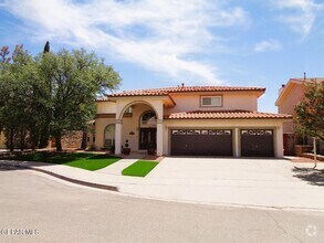 Building Photo - 2120 Greenlee Dr