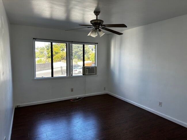 Building Photo - 5003 Aldama St