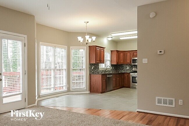 Foto del edificio - 3326 Poplar Ridge Dr