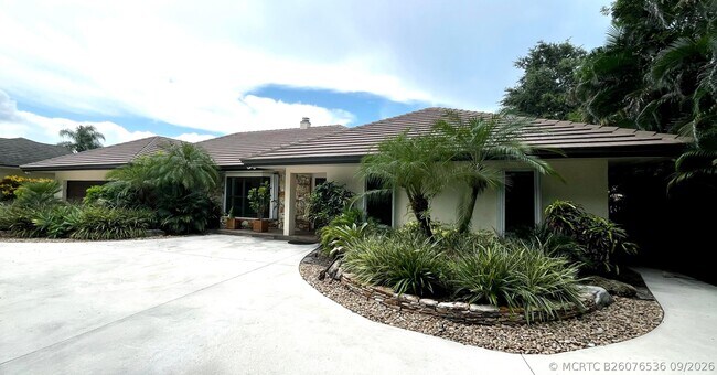 Building Photo - 5125 Woodland Lakes Dr