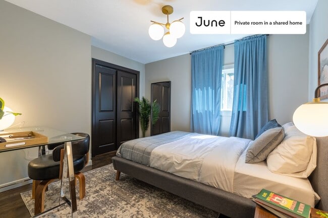Building Photo - Room in Shared 6 bed/4 bath home in Brighton