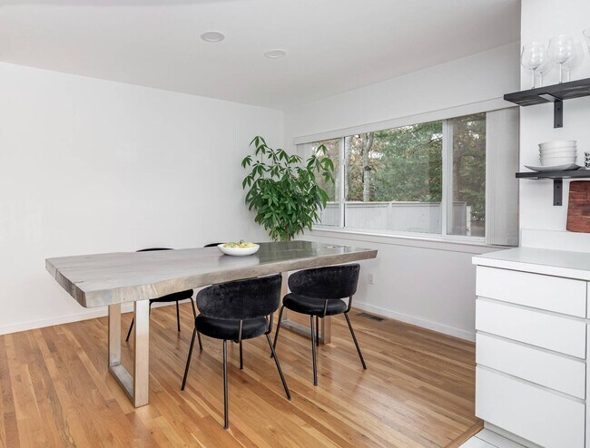 Foto del edificio - 43 Wooded Oak Ln