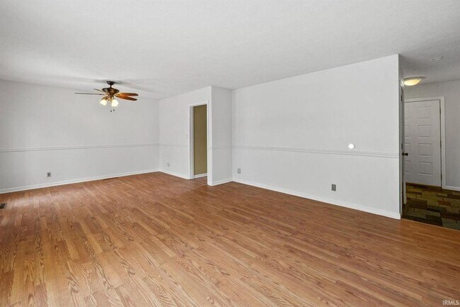 Foto del edificio - 4 BR Home in Bar Barry Heights