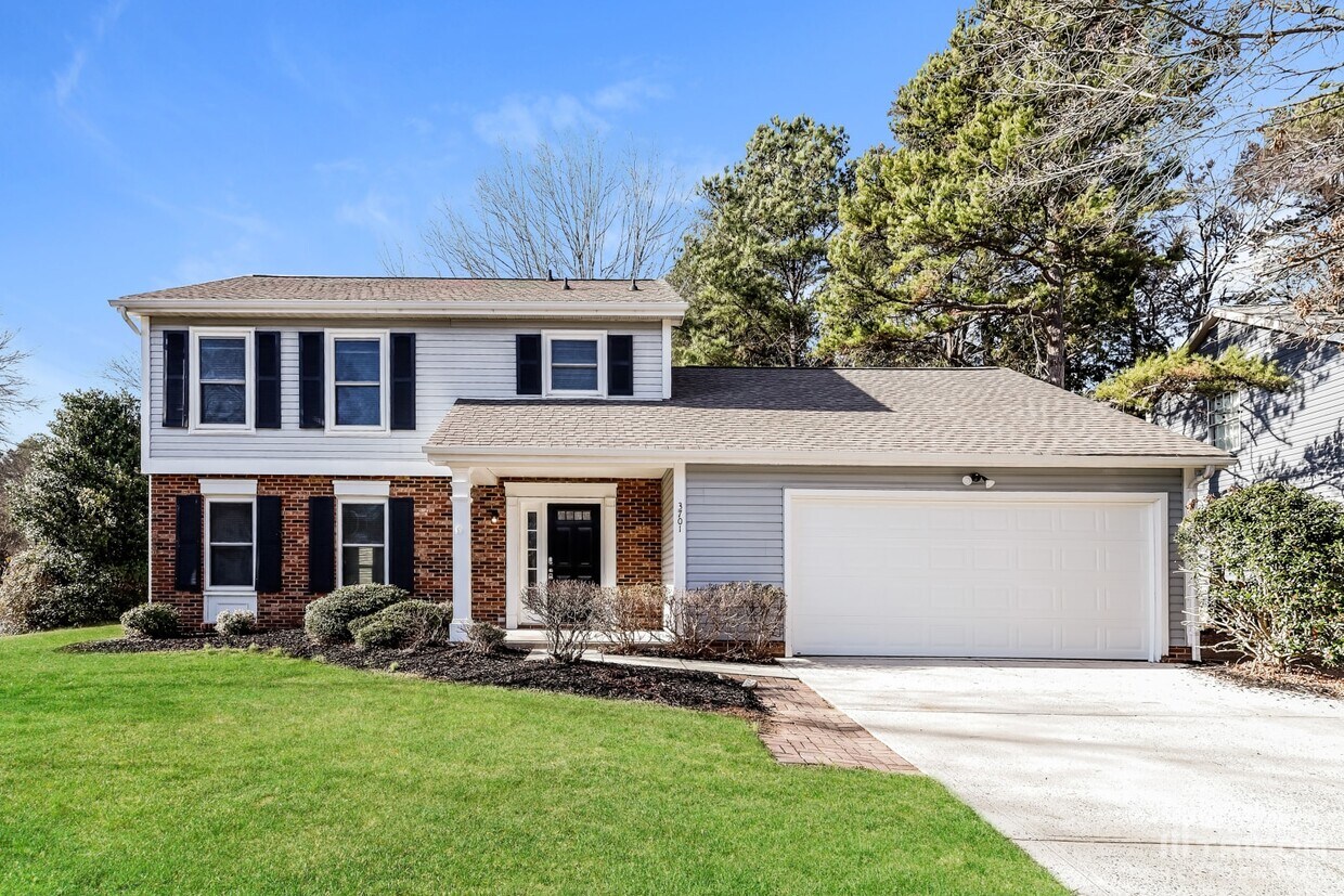 Foto principal - 3701 Broad Oak Dr