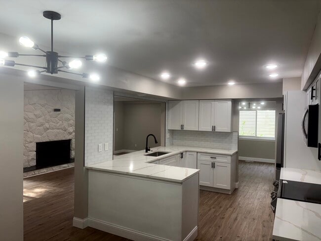 Foto del edificio - 29621 Fernhill Dr