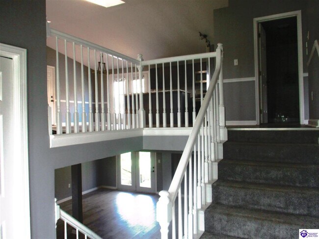 Foto del edificio - 609 Foxfire Rd