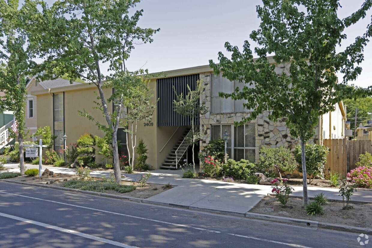 Primary Photo - 2409 Q St