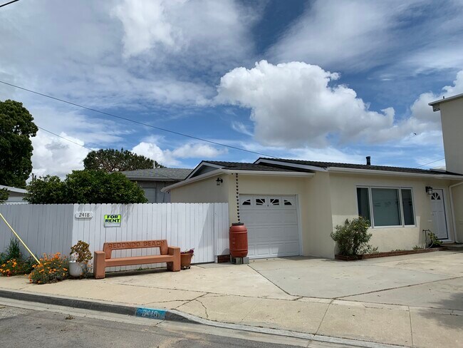 Foto del edificio - 2418 Ripley Ave