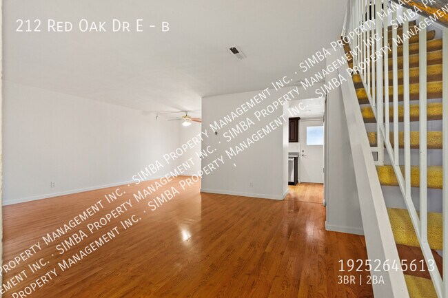 Foto del edificio - 212 Red Oak Dr E