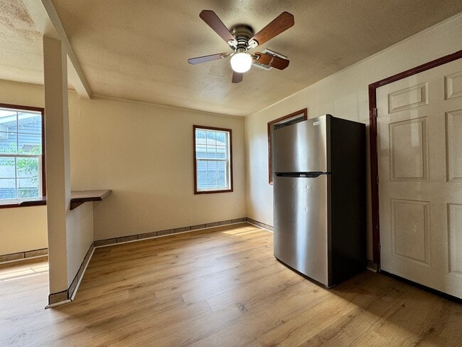 Building Photo - 3 Bedroom 2 Bathroom Home in SW Oklahoma C...
