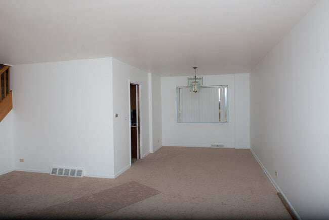 Building Photo - 1321 Pitner Ave