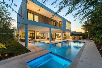 Building Photo - 16703 Botaniko Dr S