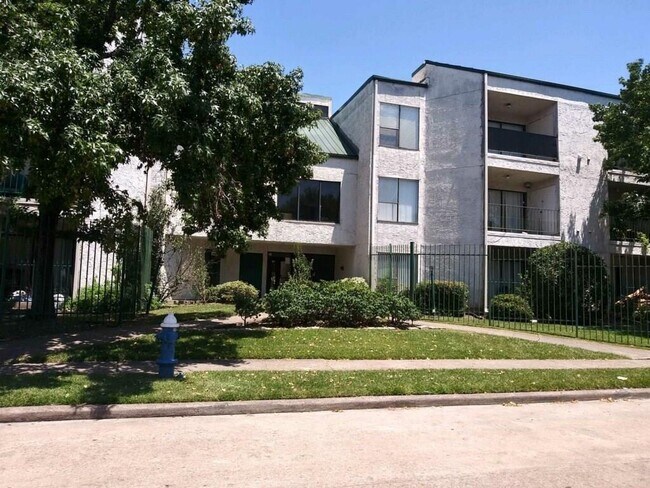 Foto del edificio - 2832 S Bartell Dr