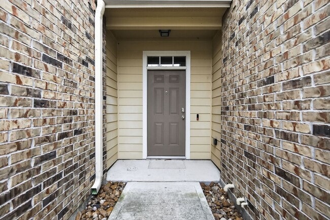 Building Photo - 17019 Wilthorne Gardens Ct