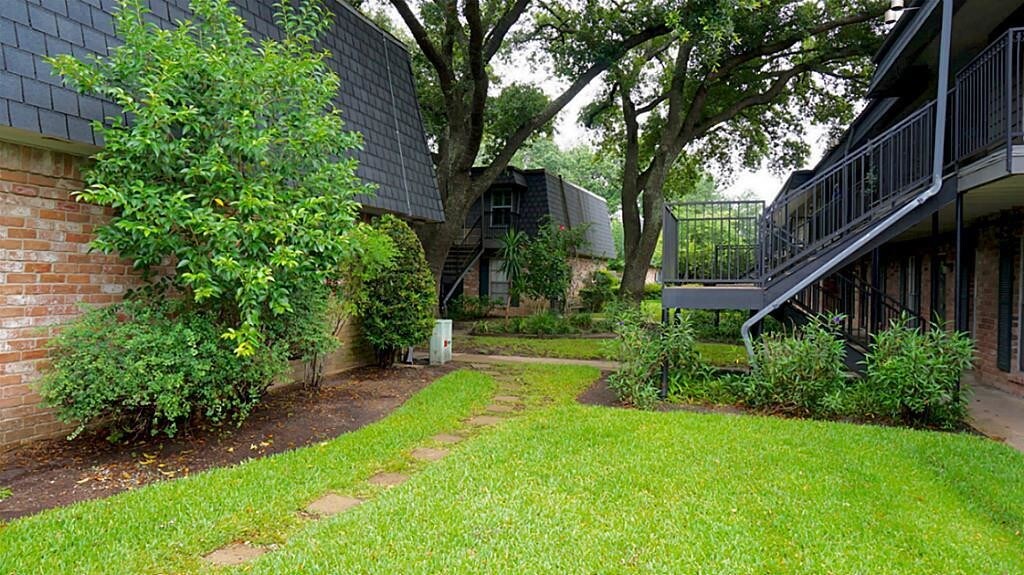 Foto principal - 8931 Gaylord Dr