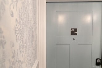 Building Photo - 1090 New York Ave