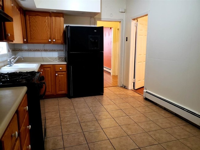 Building Photo - 283 Linden Ave