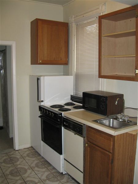 Building Photo - 9 br, 4.5 bath House - 1107 S State St