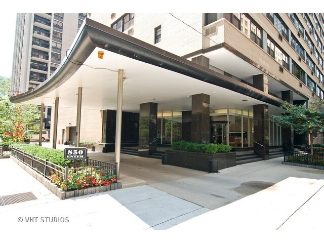 Foto principal - 850 N Dewitt Pl