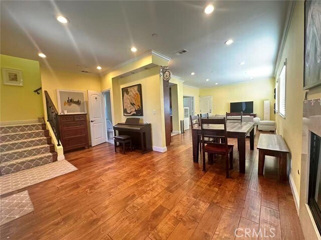 Building Photo - 58 S Altadena Dr