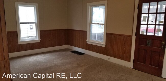 Building Photo - 3 br, 1 bath House - 2943 Main St