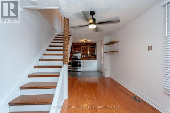 Building Photo - 331 Erie St