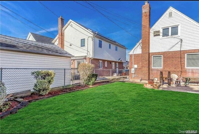 Building Photo - 211 Brown St