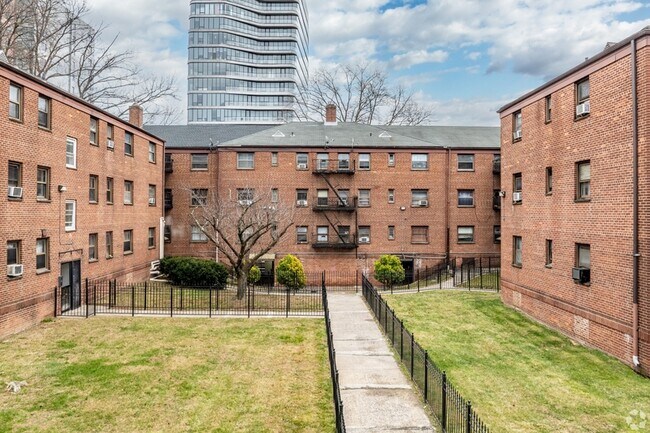 Building Photo - 255-271 S Harrison St - I2