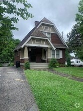 Building Photo - 1910 Wrocklage Ave