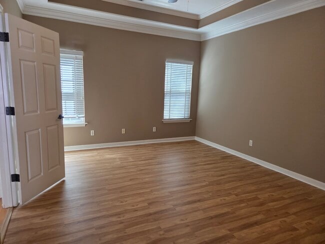 Building Photo - 2600 Kingsley Ct