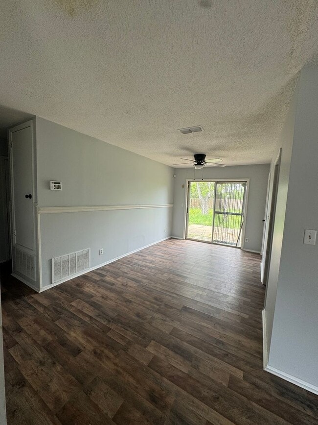 Building Photo - 6105 Cherry Hill Rd