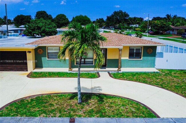 Building Photo - 3151 SW 37th Ave