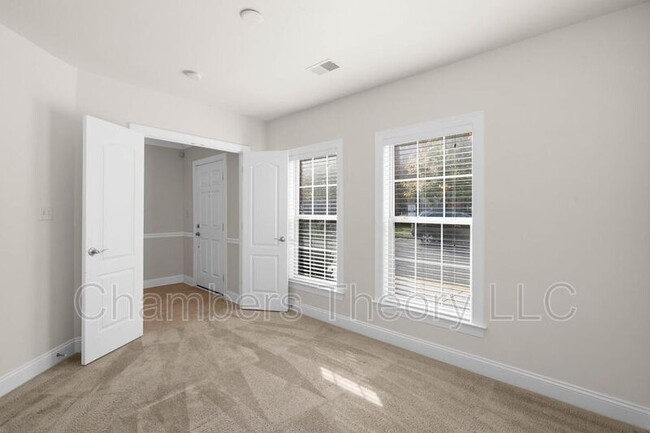 Building Photo - 415 N Upton Ct