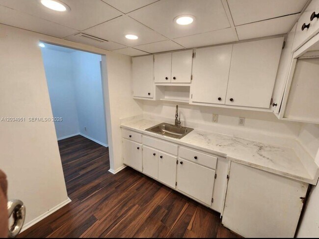 Building Photo - 3061 NW 47th Terrace
