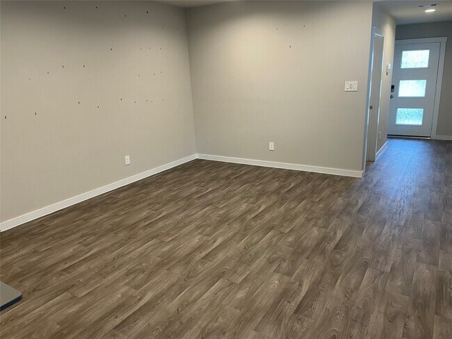 Foto del edificio - 12811 Harlesden Ln