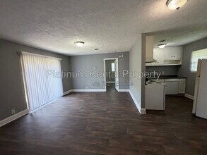 Building Photo - 1492 Waverly Way